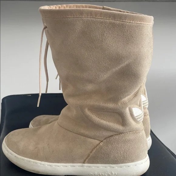 Adidas Winter Tan Suede Boots - Trefoil Logo - Fully Lined With Faux Fur lined - Picture 5 of 15
